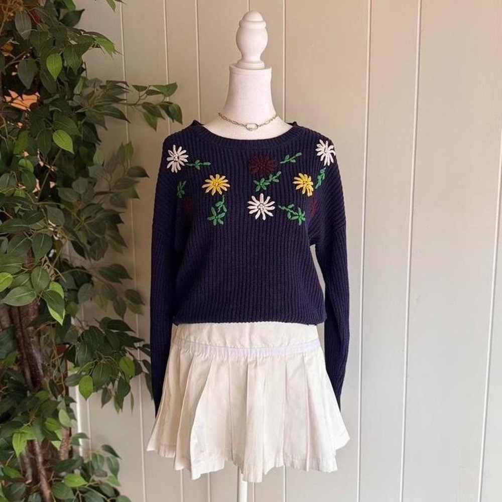U.S Polo Embroidered Flowers Navy Blue Sweater Women's Crew Neck Size Xs
